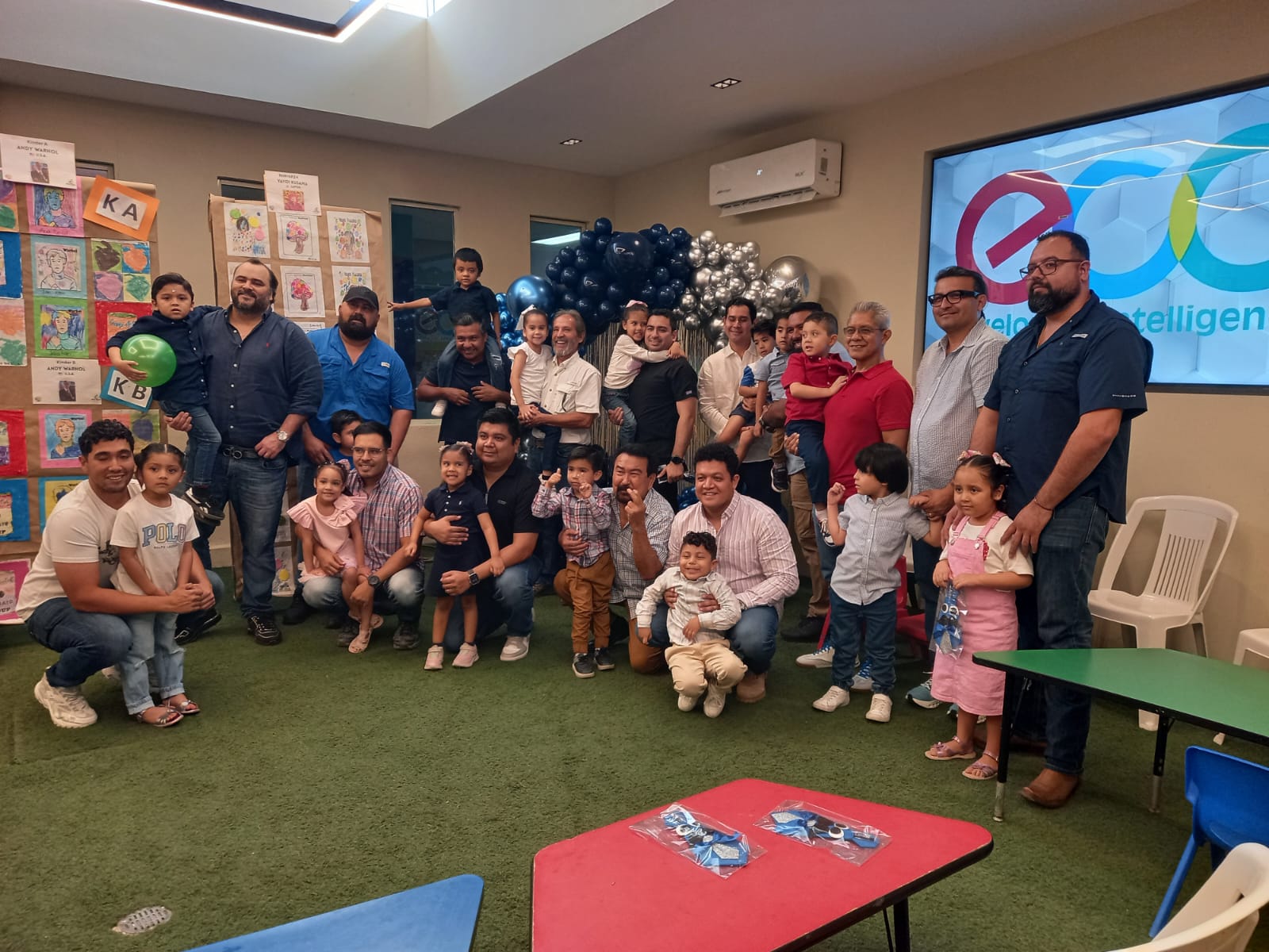 Papás e hijos en el Día del Padre — ECC Tampico